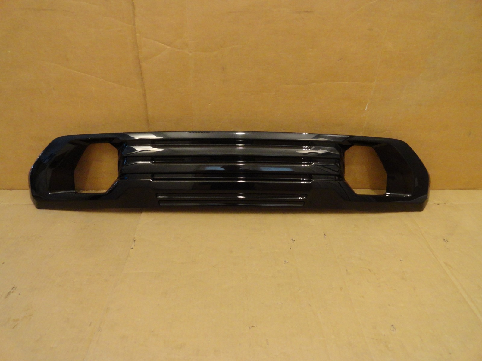 2019 - 2022 GMC Sierra Front Bumper Black Lower Skid Plate Valance # 84225859