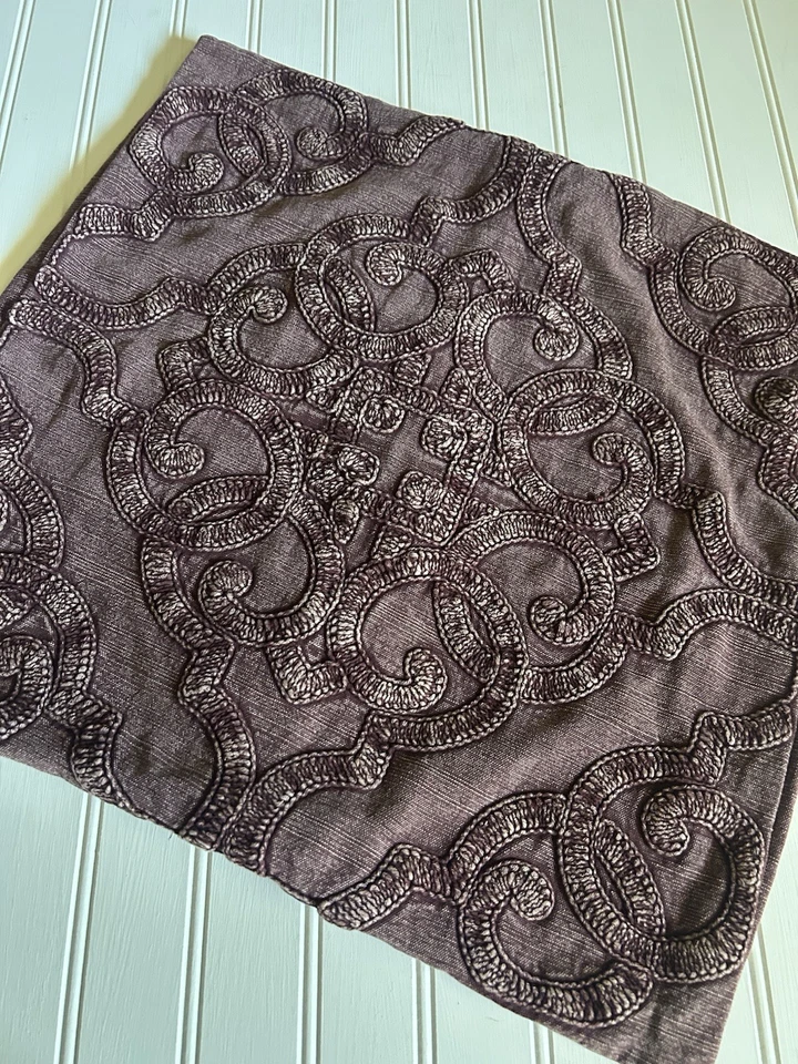 3 Pottery Barn 2 Drew 刺绣和 1 雪尼尔提花枕头套紫色 — 第 3/4 张图片