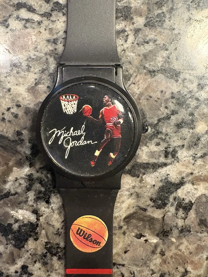 Reloj de acción vintage Michael Jordan Wilson Chicago Bulls años 80 90 - necesita batería Foto 4 de 4