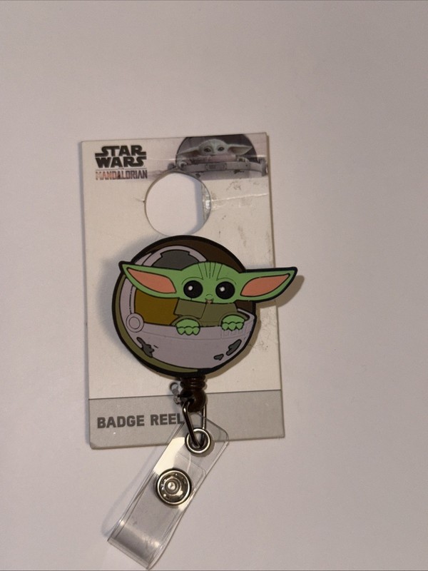 New Disney Retractable Reel Pull Badge Holder Mandalorian Grogu in Pod