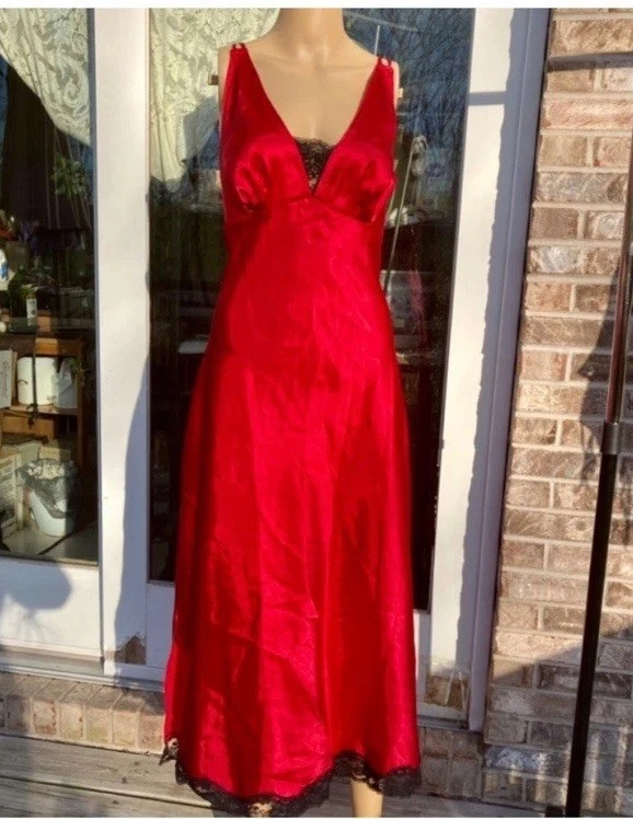 Vestido Camisón Y2K Moda International Rojo y Negro Mallgoth Midi/Maxi Sin Mangas Foto 3 de 4