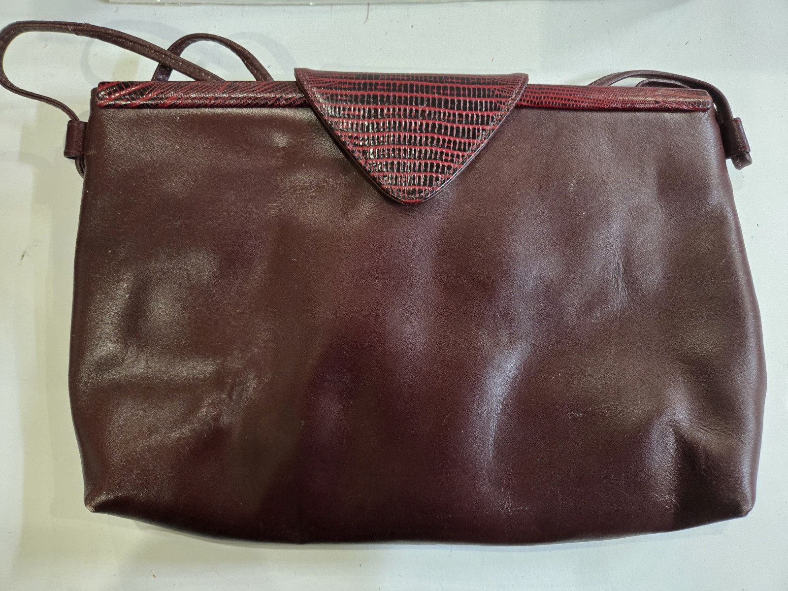 Vintage GIVENCHY Shoulder Bag 4G Logo Bordeaux Leather image 8