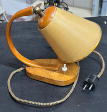 Alte Nachttischlampe 50er Jahre Holzgestell mit Lampenschirm, Kabel Stoff