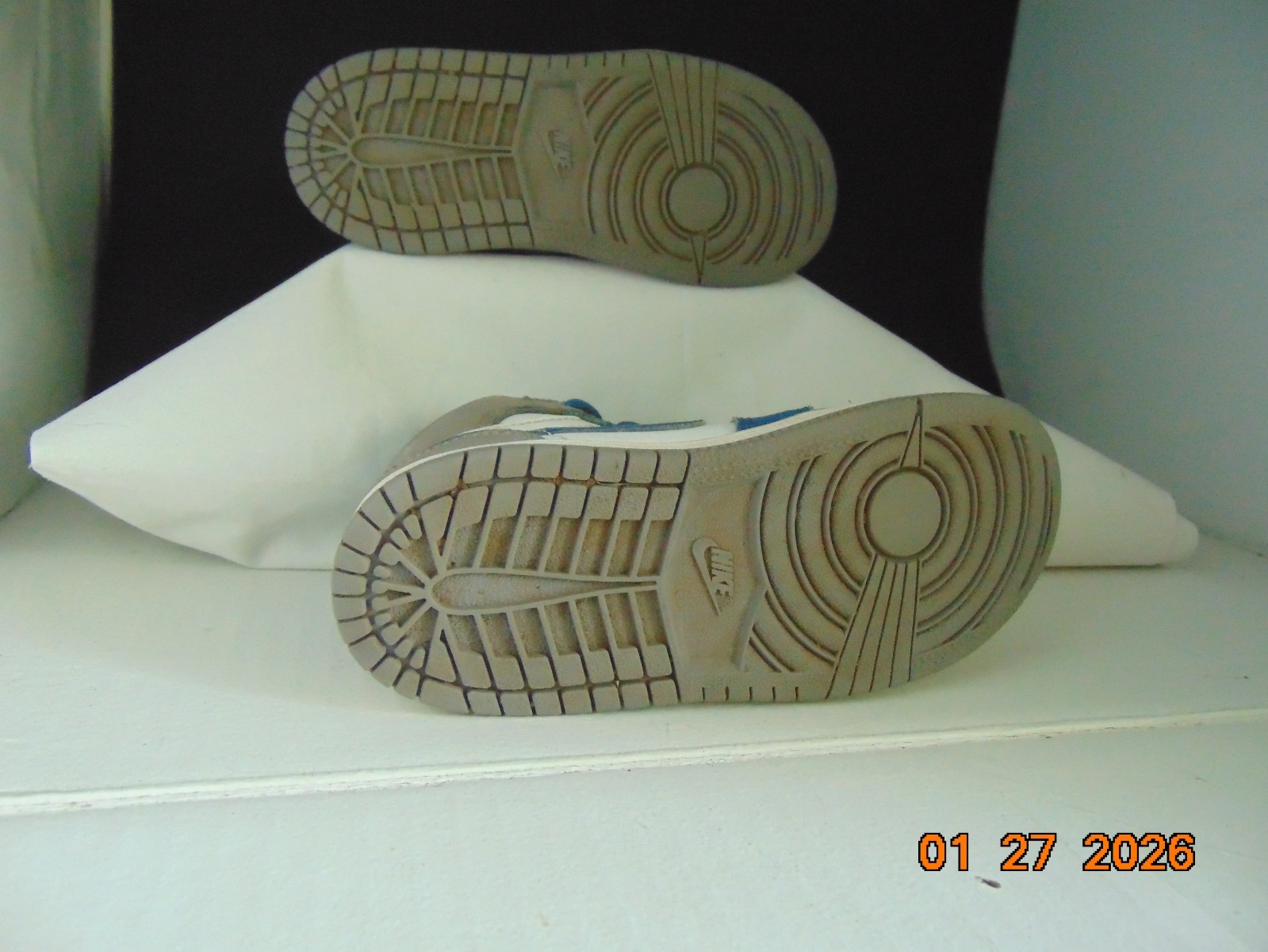 Nike Air Jordan 1 Retro High OG True Blue Shoes Youth Boys Size 10C FD1413-410 thumbnail 4