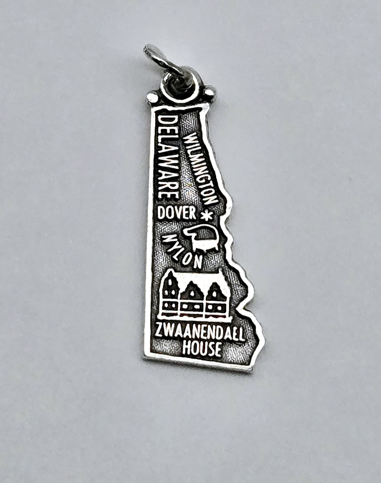 Vintage Delaware State Travel Map Sterling Silver Charm Pendant - 2.1g