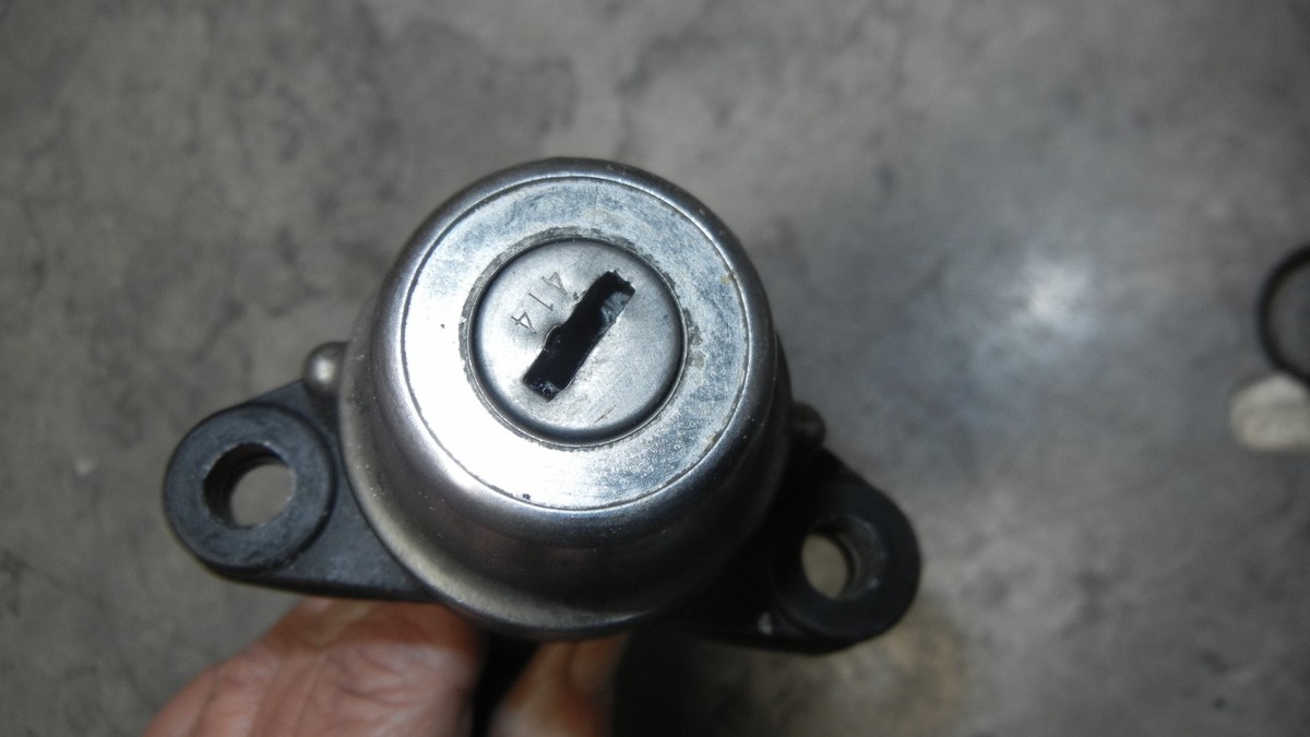 1974 KAWASAKI F7 175 IGNITION SWITCH STEERING AND HELMET LOCK WITH