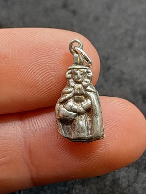  Kleiner alter Vintage Sterlingsilber walisische Frau Dame Charm - Ye Old Worlde 