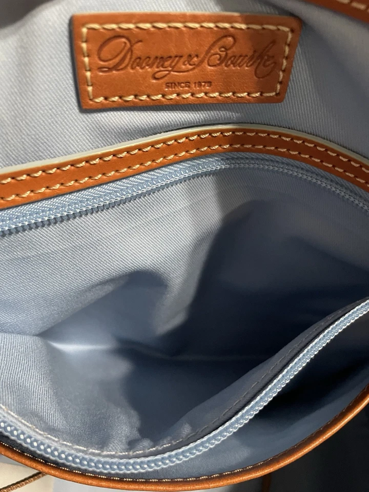 Disney Blancanieves Dooney and Bourke Foto 4 de 4