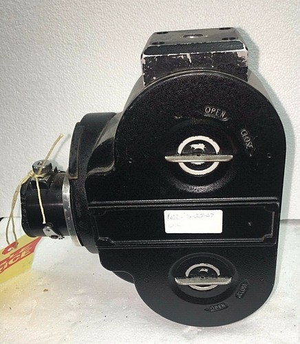 Bell & Howell 35mm Eyemo type WWII Camera Military Surplus Clean! - Picture 3 of 7