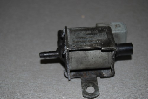 Unterdruckventil Luftventil BMW 525tds E34 gebraucht