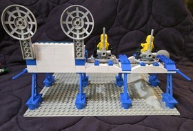 LEGO Space Supply Station (6930), Complete