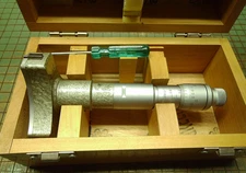 826 = SPI 3.2000 to 3.6000 Tri-Mic Intrimic Micrometer Bore Hole Gage