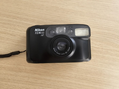 Nikon Zoom 200 AF Kleinbildkamera Kamera | Schwarz