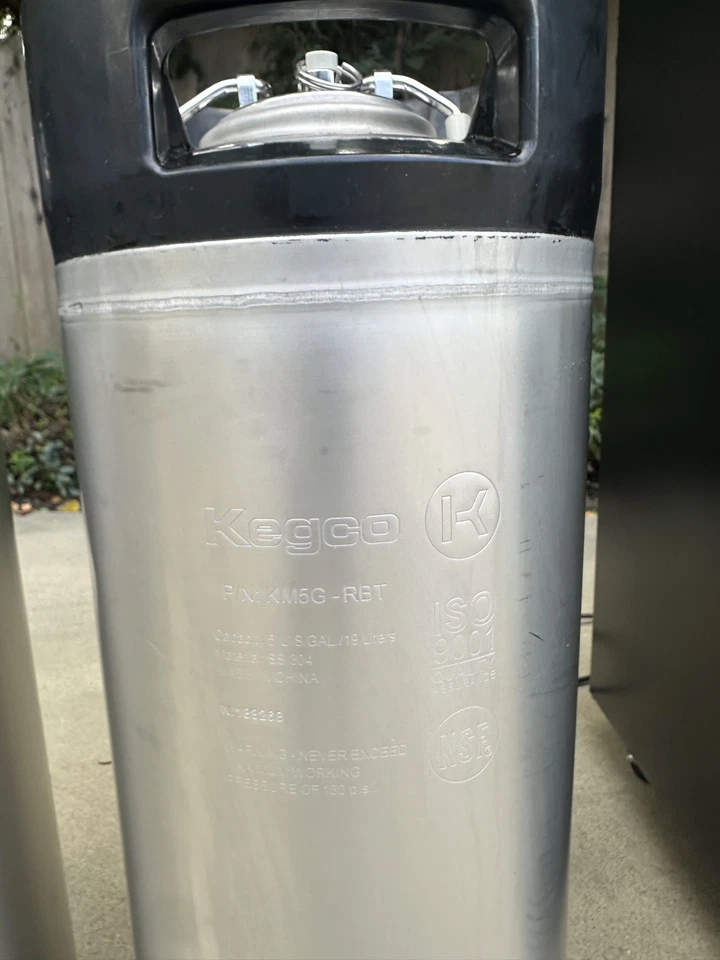 kegerator / dispensador de cerveza + barriles de bloqueo de bola usados Foto 2 de 4