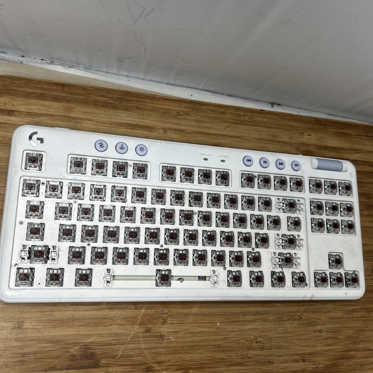 Logitech G715 Wireless Mechanical Gaming Keyboard LIGHTSYNC +