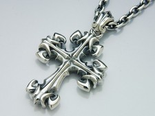 DEAL DESIGN Medium Lily Cross Pendant Top Ste...