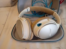 Bose QuietComfort 25 Over-Ear Headphones White/Beige with Blue Cable  Case