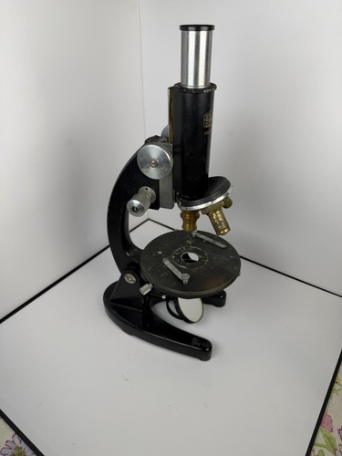 Vintage Winkel-Zeiss Gottingen microscope with wood case for display or repair