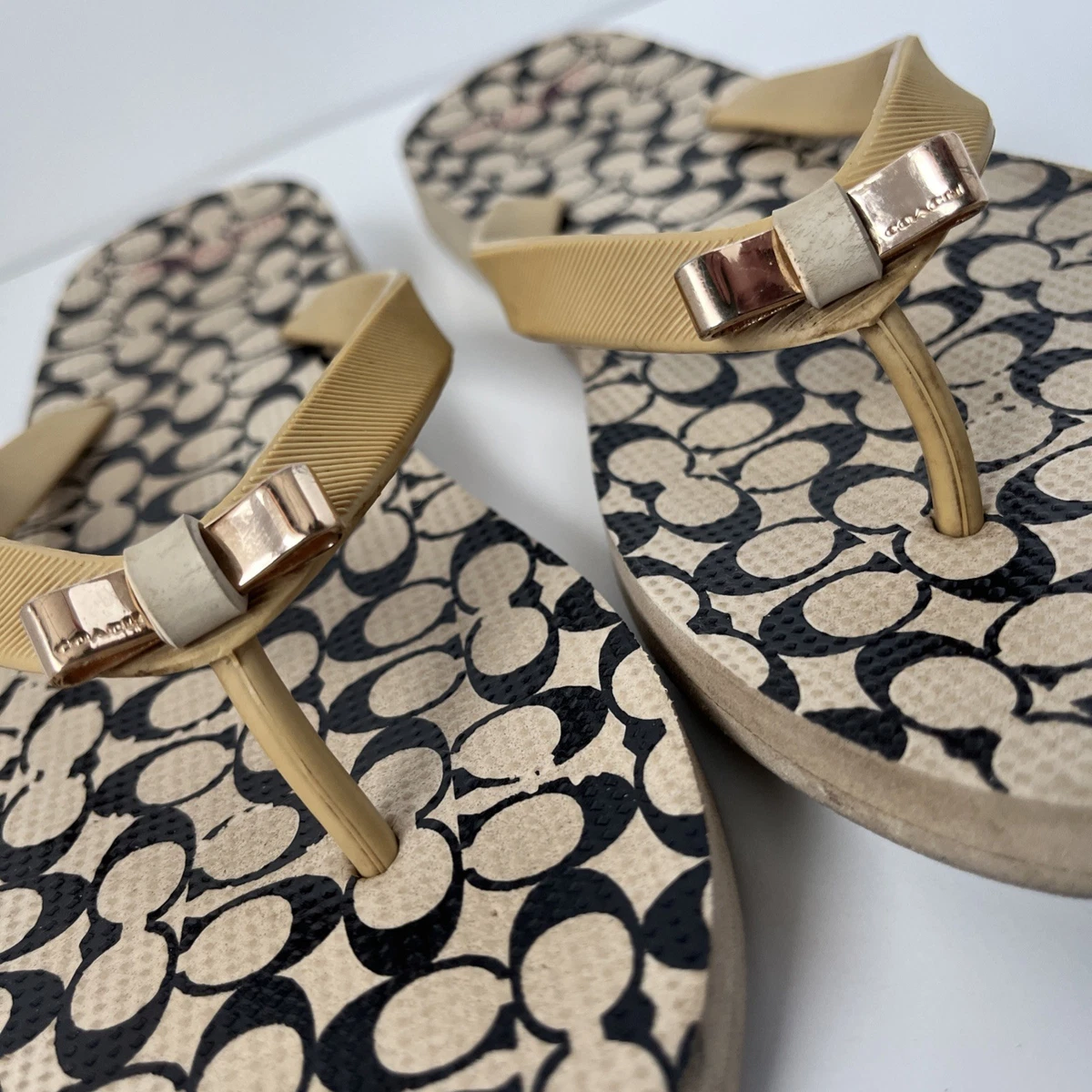 COACH サンダル バタフライ　6 1/2 B（23.5） Coach Flip Flop Mid (2-2.9 in) Heel Height Sandals for Women for