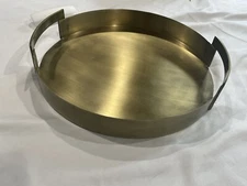 Kate and Laurel Modern Round Metal Tray for Storage and Display