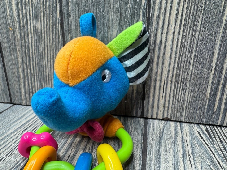 Juguete suave colorido Lamaze bebé elefante con sonajero y anillos para la dentición Foto 3 de 4