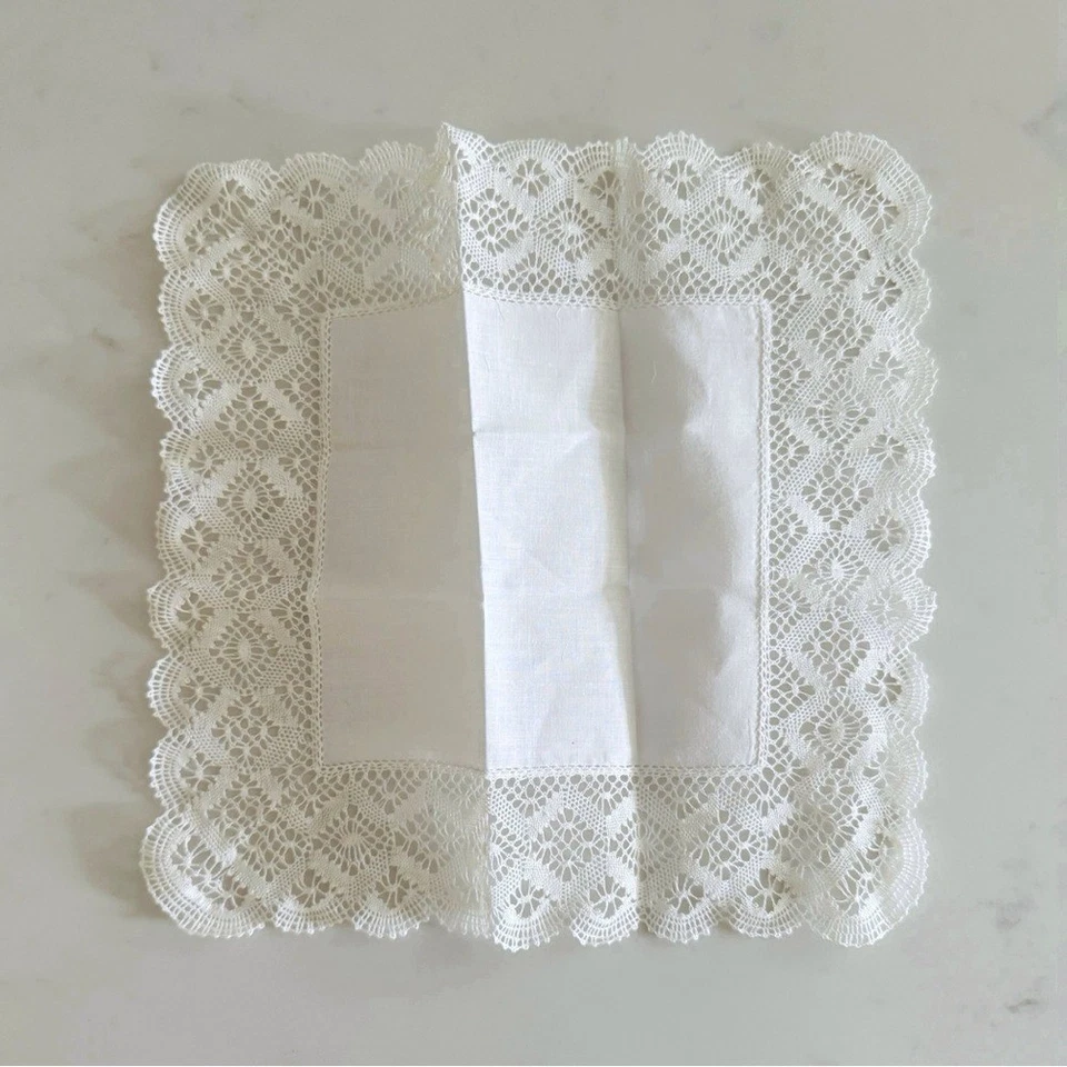 Винтажный кружевной вышитый носовой платок Louise Verschueren цвета слоновой кости - Изображение 3 из 4