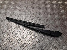 Wischarm Toyota Yaris Cross XP210 2022 hinten 0696M1