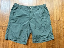 Columbia Omni-shade Sun Men  s Shorts Size 38 Waist 10  Inseam Green Hiking
