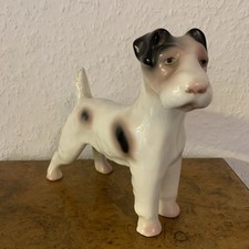 Heubach Porzellan Figur Tier Hund Dog Terrier Foxterrier, 15cm (H) 20cm(L)