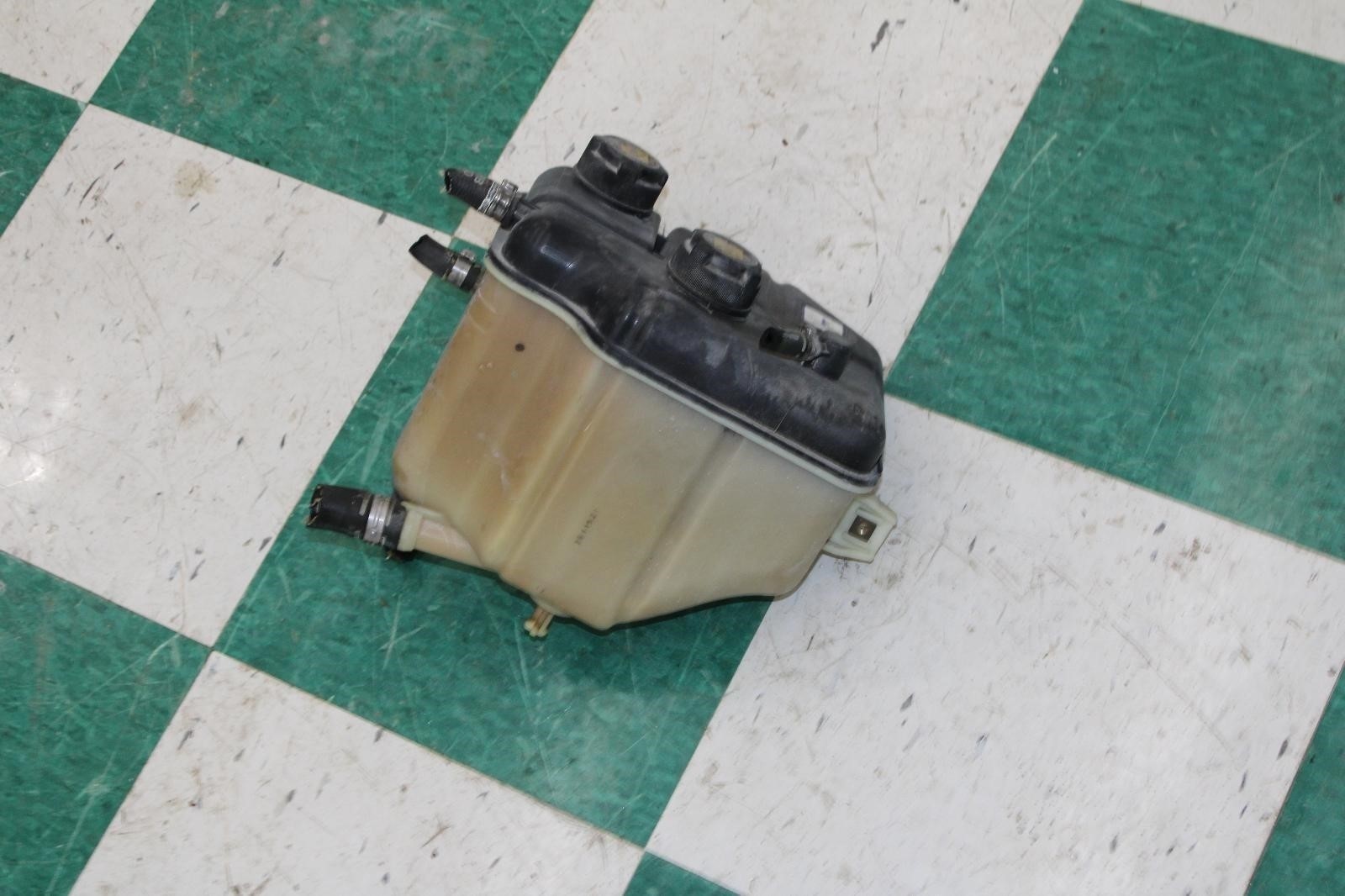 Maserati Ghibli 2014-2019 Coolant reservoir