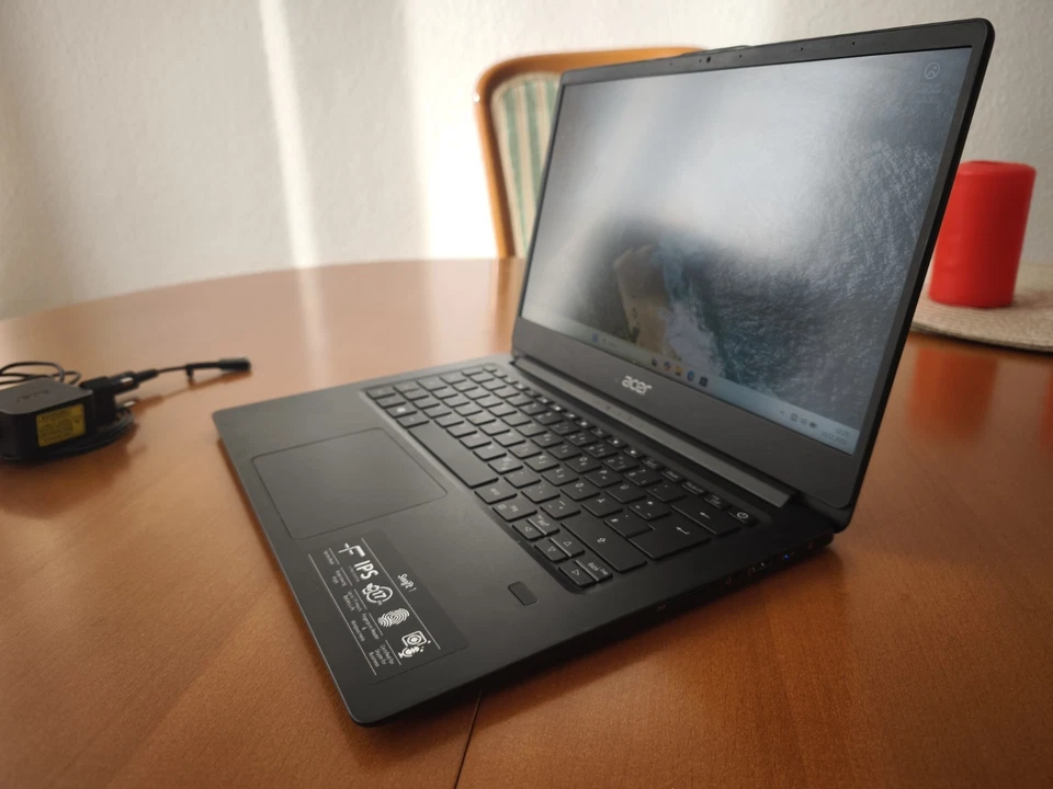 Acer Swift SF114-32 – Lüfterlos & sehr lange Akkuzeit Windows 11 - Bild 2 von 4