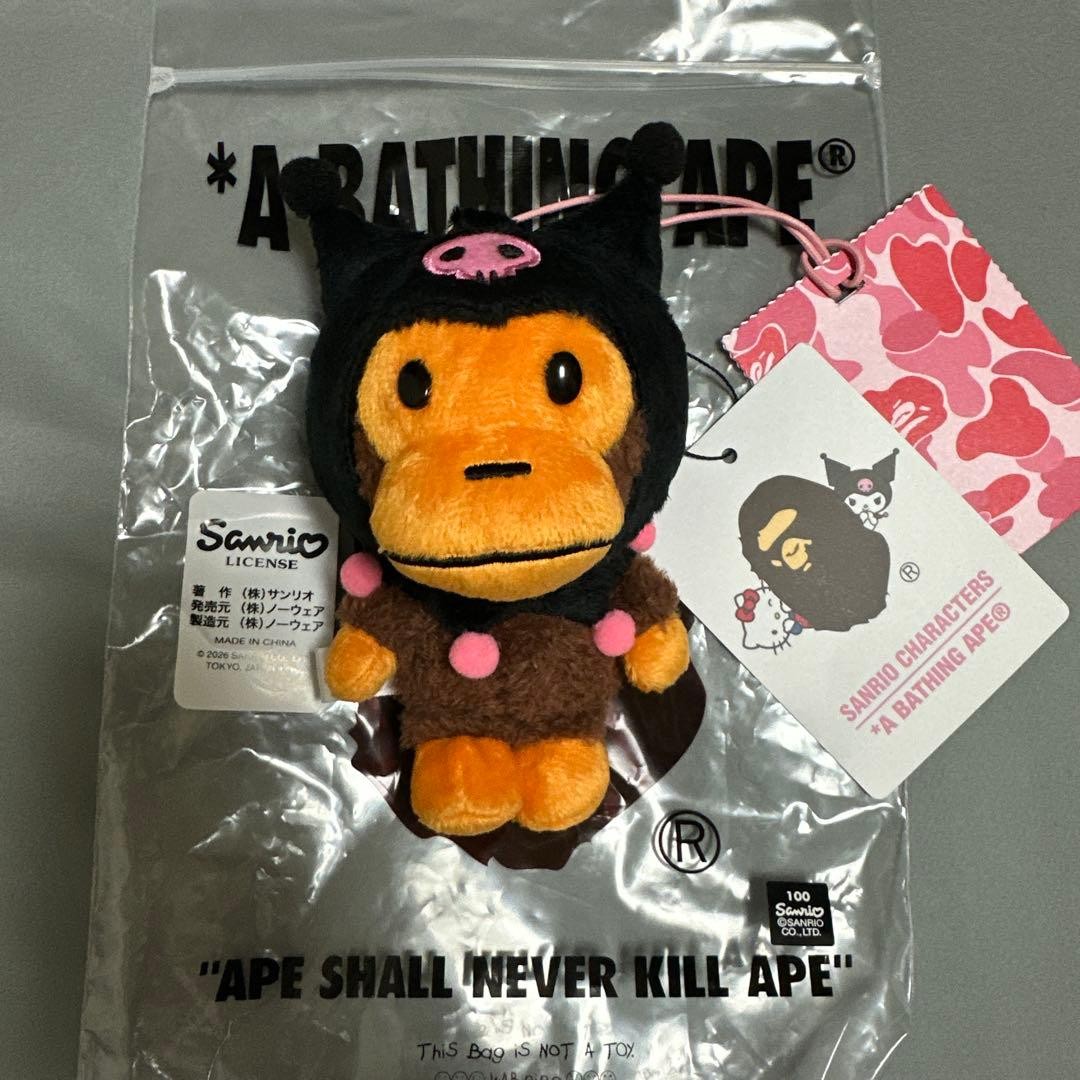 【 BAPE X KUROMI 】PLUSH DOLL KEYCHAINサンリオ BAPE x KUROMI Plush Doll Keychain Limited Sanrio Hello Kitty 2026