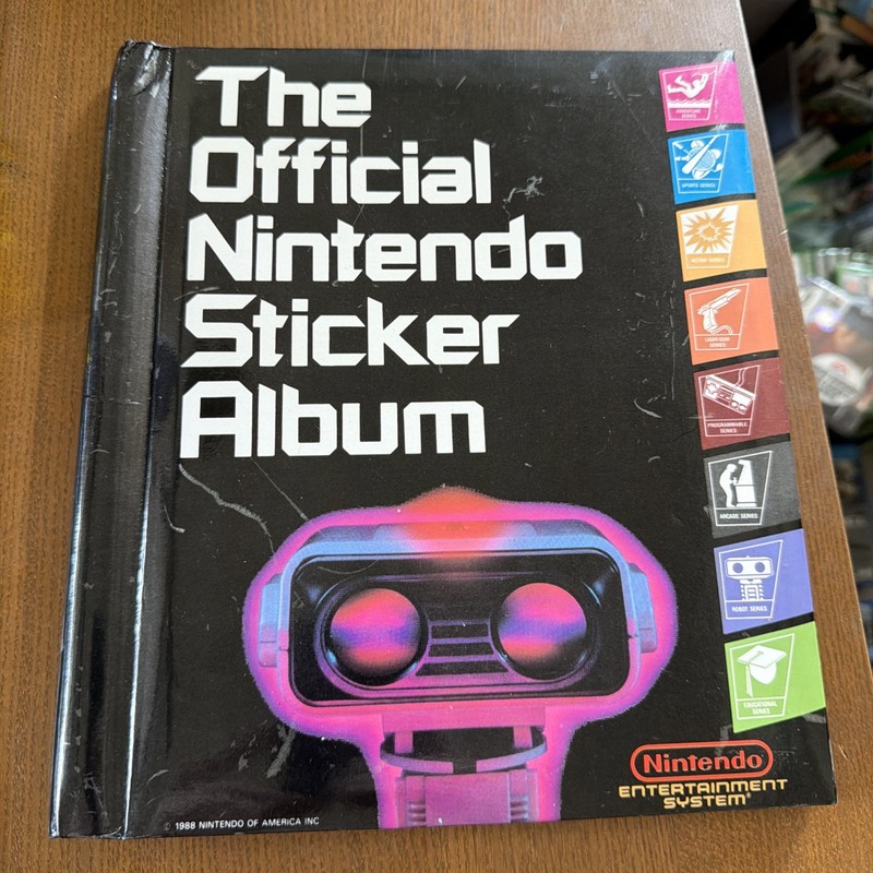 THE OFFICIAL NINTENDO STICKER ALBUM BOOK (1988) WITH NO STICKERS APPLIED. CLEAN!