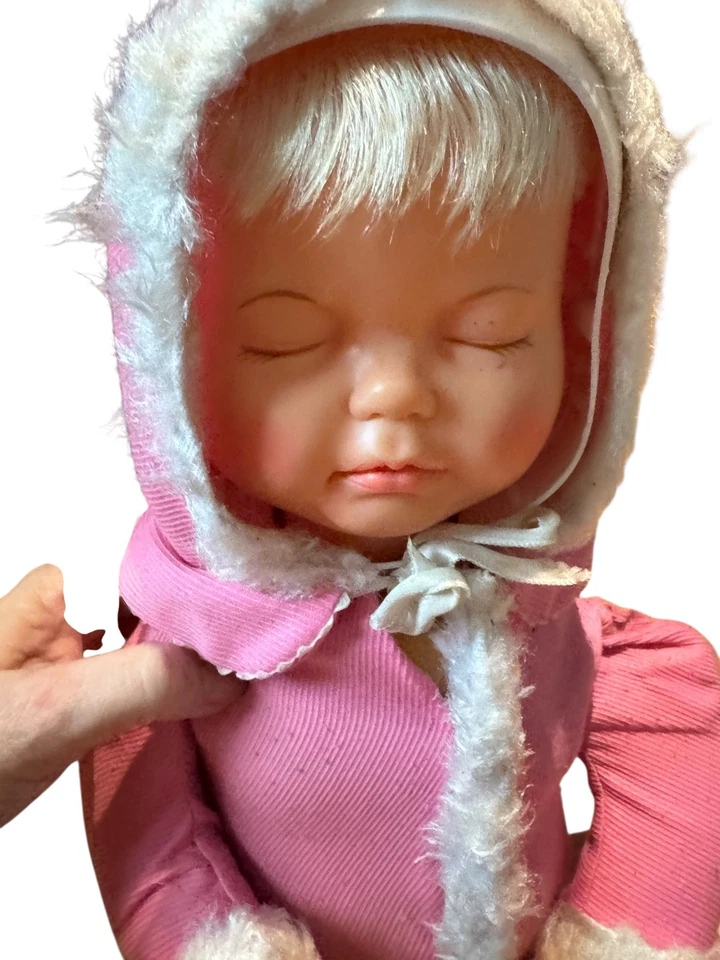 1968 Ideal Little Lost Baby Doll with Changing Faces Happy Baby,Crying Baby - Image 3 of 4