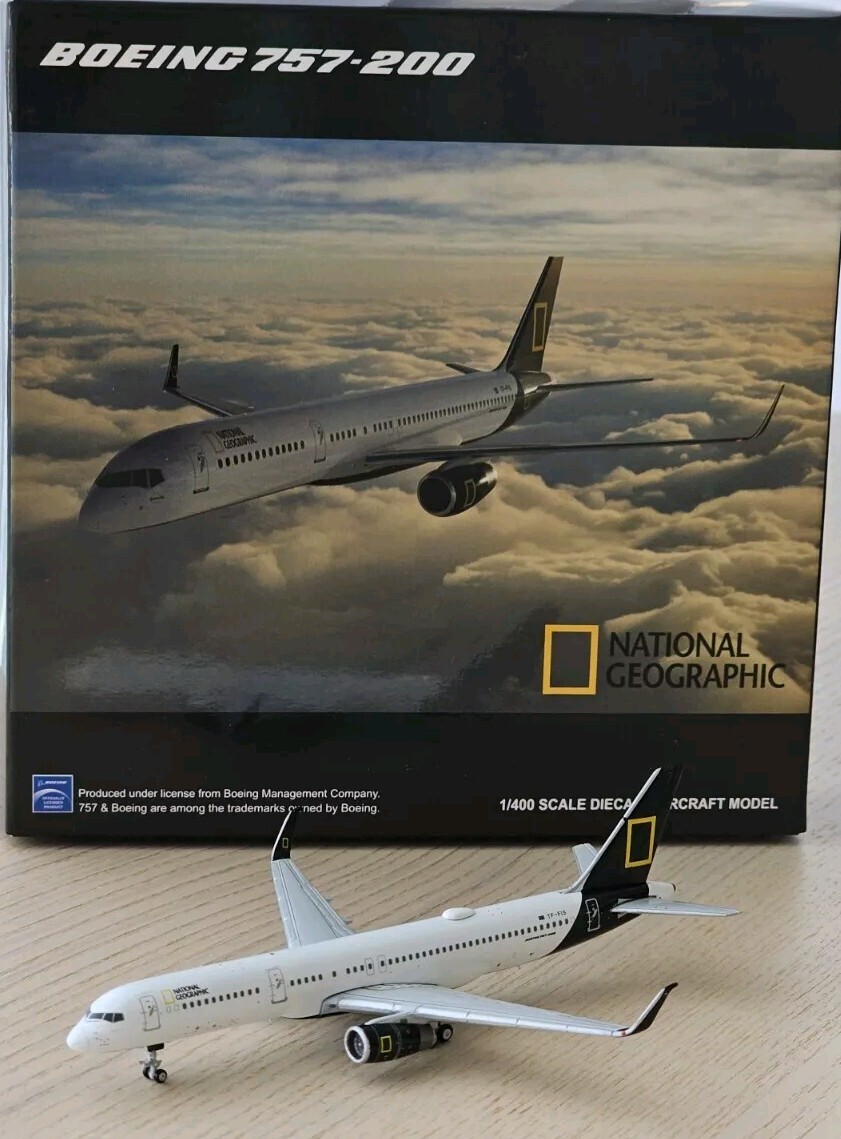 1 400 ICELANDAIR 757