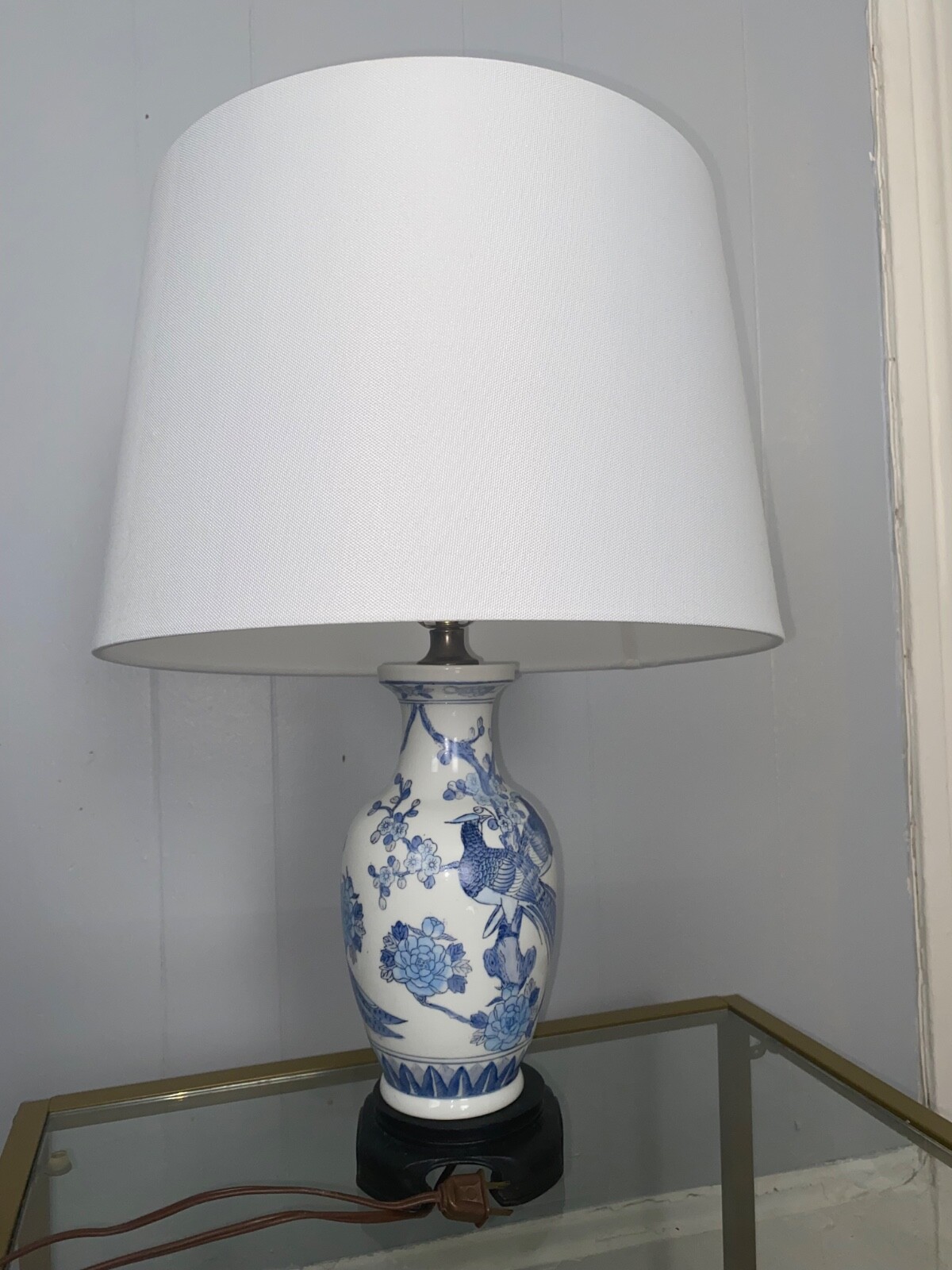 Beautiful Vintage Chinoiserie Chinese Blue White Porcelain Table Lamp
