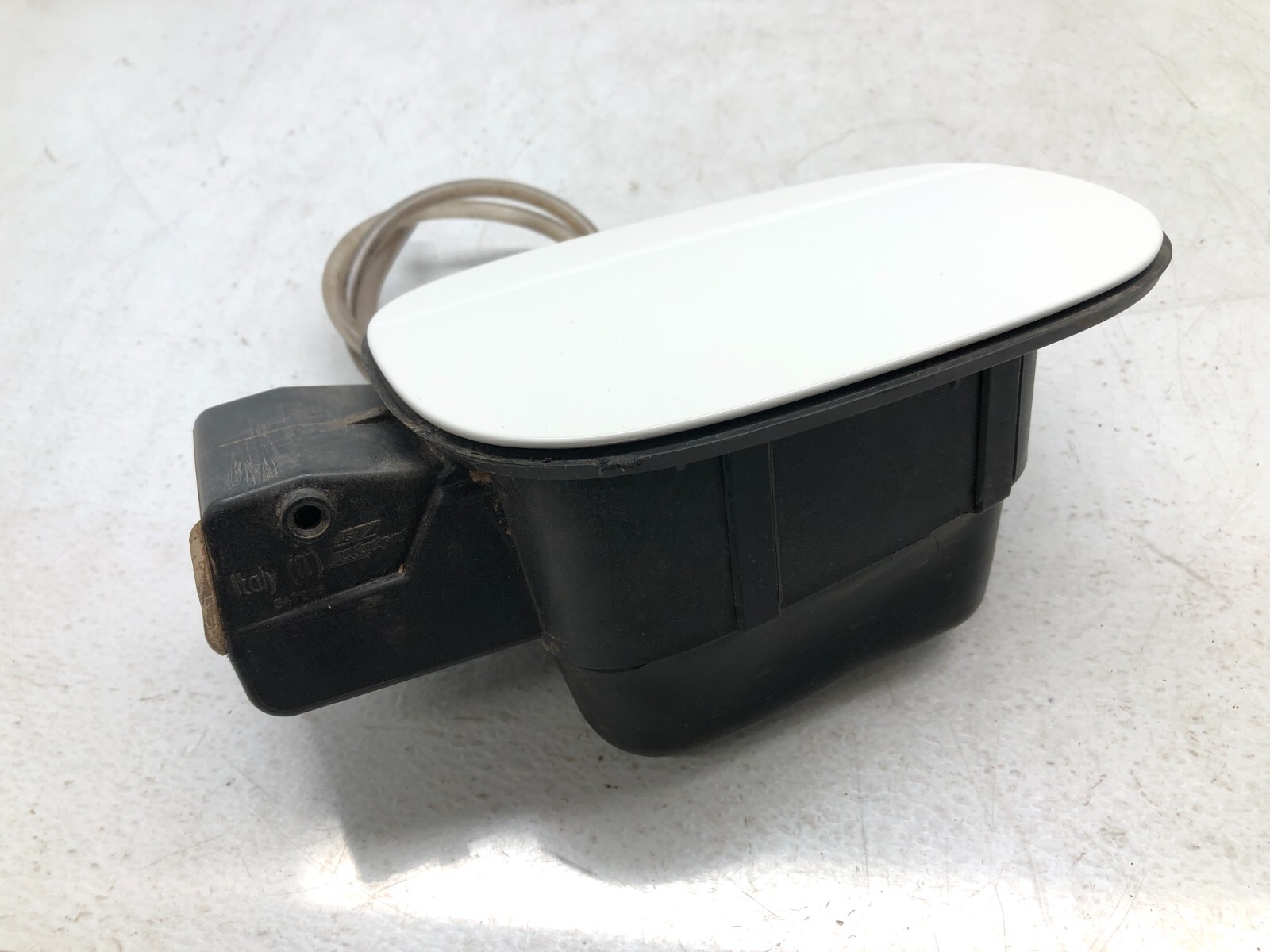 2014-2018 BENTLEY FLYING SPUR GAS TANK FILLER POCKET FUEL DOOR LID LA9B / B7 OEM