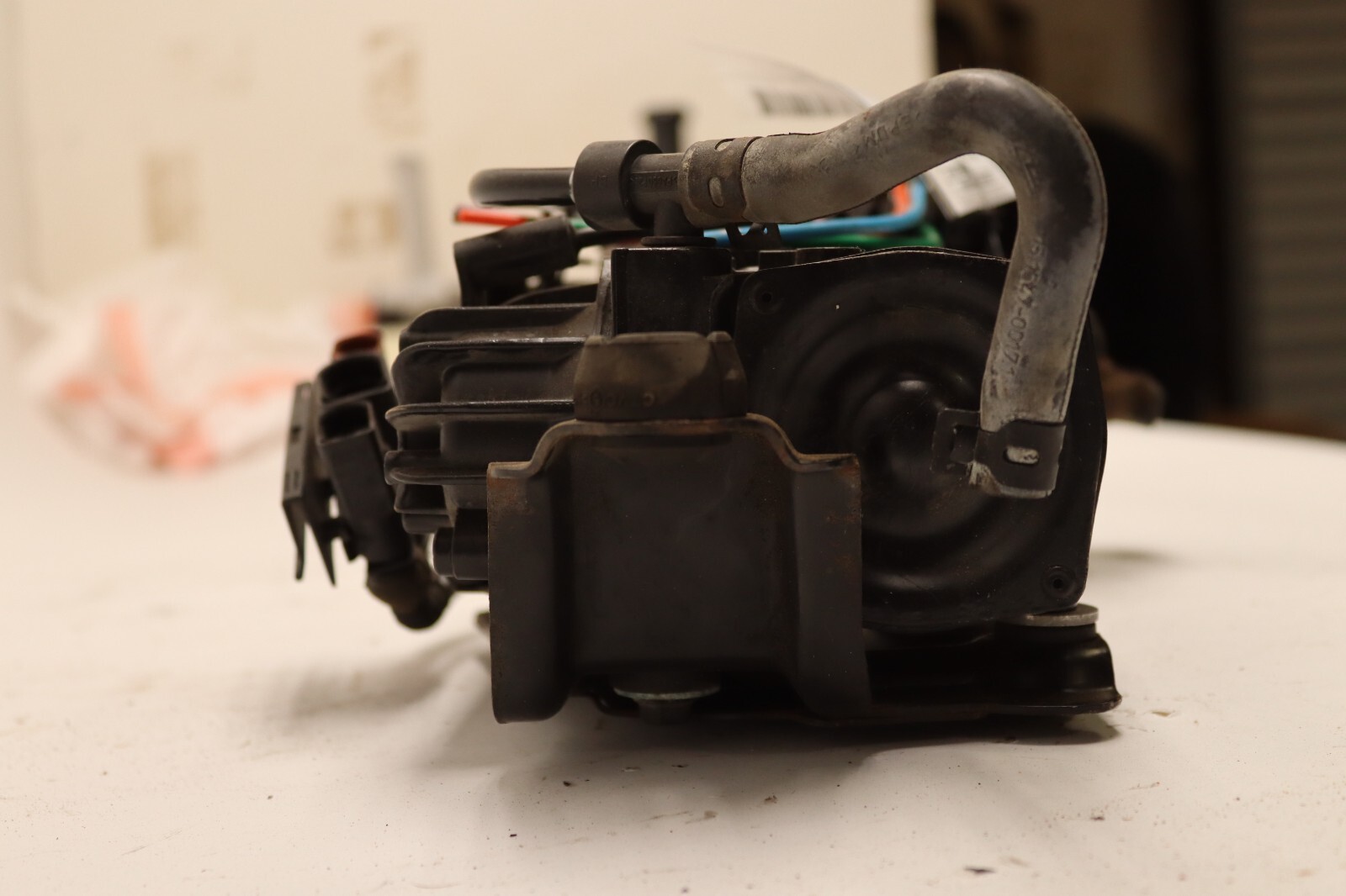 2006-2012 BENTLEY CONTINENTAL FLYING SPUR AIR SUSPENSION COMPRESSOR PUMP OEM