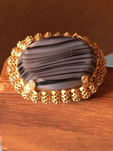 Broche Vintage Métal Doré Avec Dentelle Et Strass - Occasion