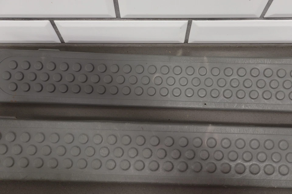 00-05 Ford Excursion OEM Sill Plates Set of 4 Medium Flint 3E - Image 4 of 4