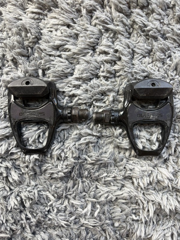 Shimano PD-R540 clipless road pedals, Black.
