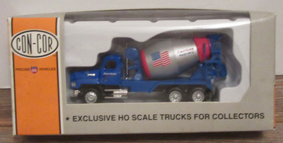 NIB  CON-COR   American Redi Mix Cement Truck HO Scale 1:87 #0004-2025
