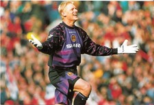 MANCHESTER UNITED FC 10 Postcard/prints (4)