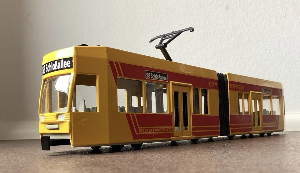 Straßenbahn, Metallmodell, mit Gelenk, SIKU 3684, rd. 31x4x8 cm - Bild 3 von 4