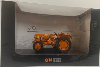 Maquette Tracteur UNIVERSAL HOBBIES – Renault D22 – Échelle 1/32 – Réf UH2676 – Neuf