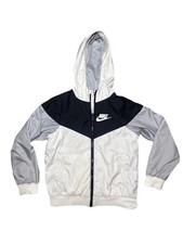 Nike Boy's Small Sportswear V Windrunner Jacket White/Black/Wolf Grey AQ8317-101