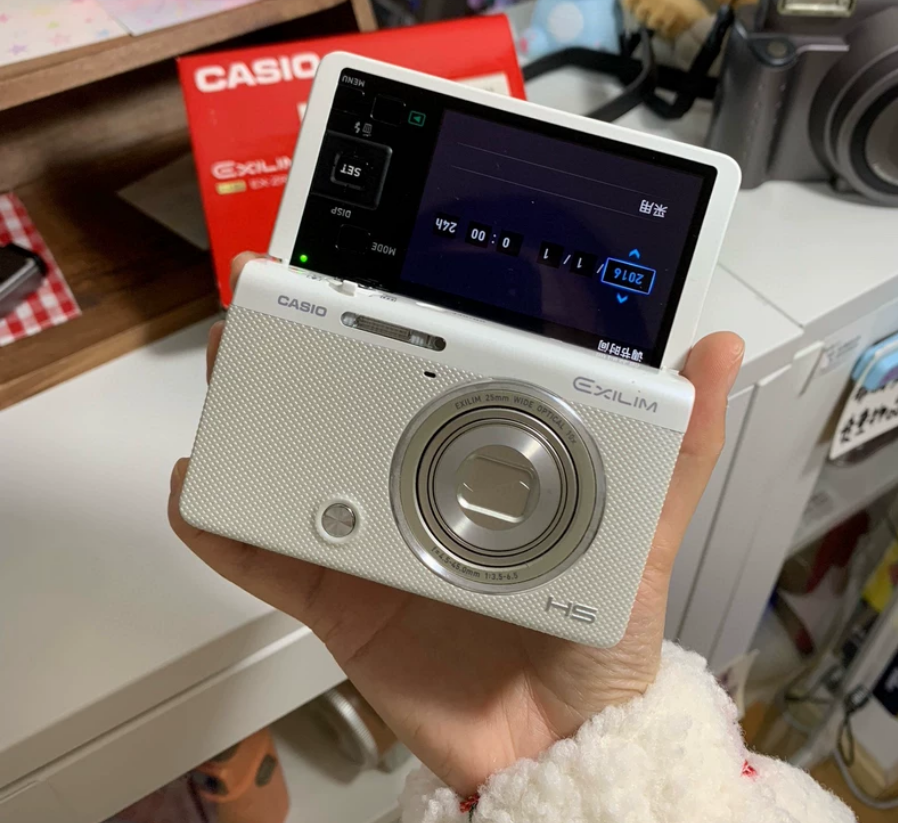 EXILIM EX-ZR70 ホワイト EX-ZR70 コンパクトデジタルカメラ EXILIM（エクシリム）HIGH SPEED