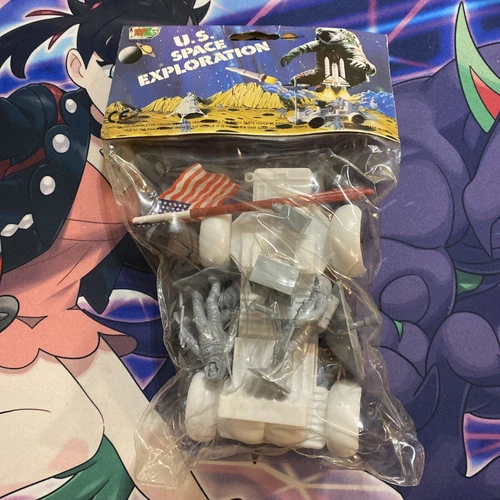 Vintage Hing Fat U.S. Space Exploration Playset Plastic Figures 990 Sealed