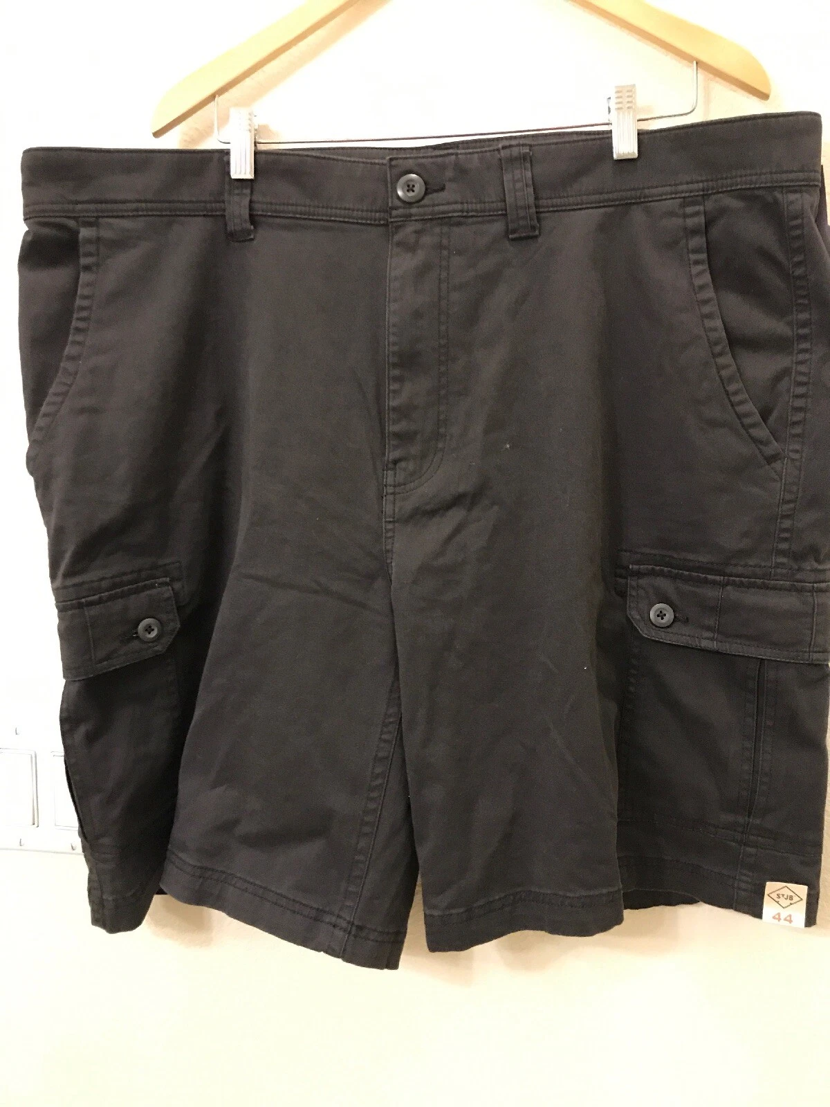 MENS SZ 44 NWT ST JOHNS BAY PERFORMANCE COMFORT STRETCH CARGO SHORTS SOLID BLACK