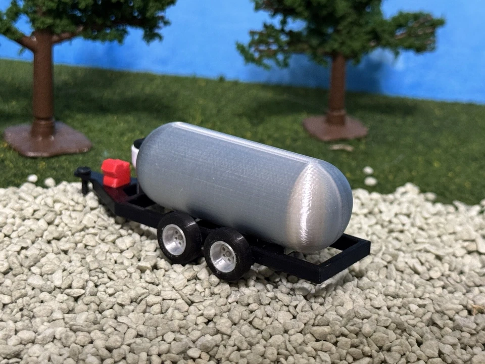 1/64 Farm Stainless Chemical Trailer/Liquid Fertilizer + Mixing Cone & Motor - Image 4 of 4